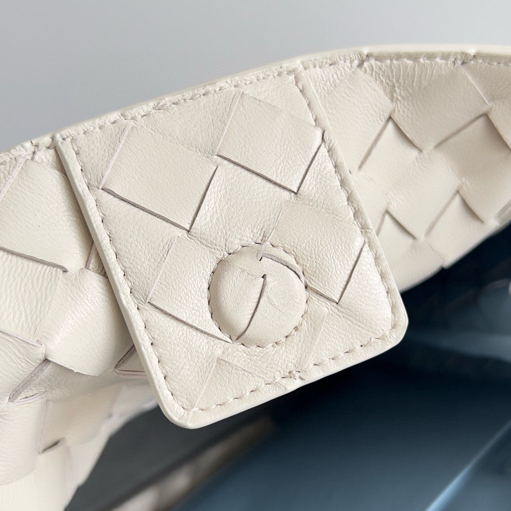Bottega Veneta 796592 White Designer Handbag - detail image 7