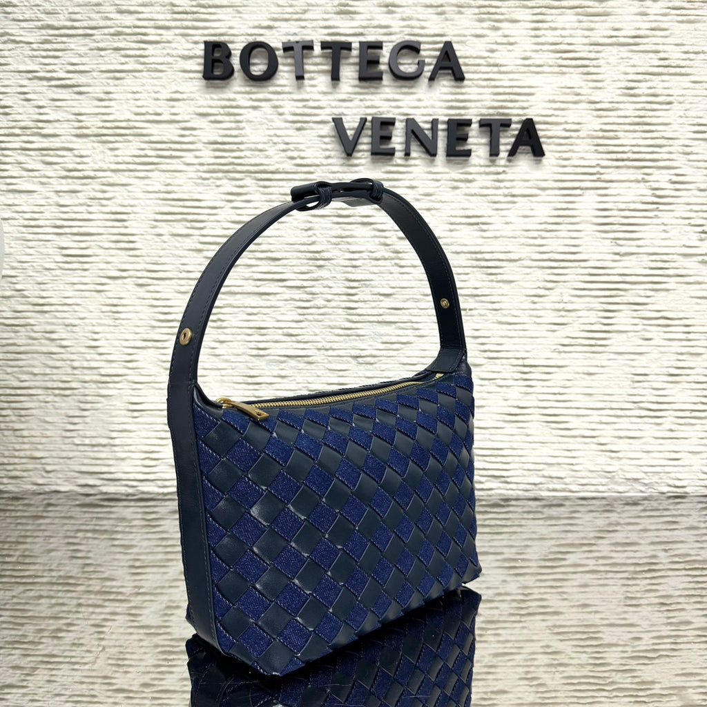 Bottega Veneta 796393 Blue Designer Handbag - detail image 3
