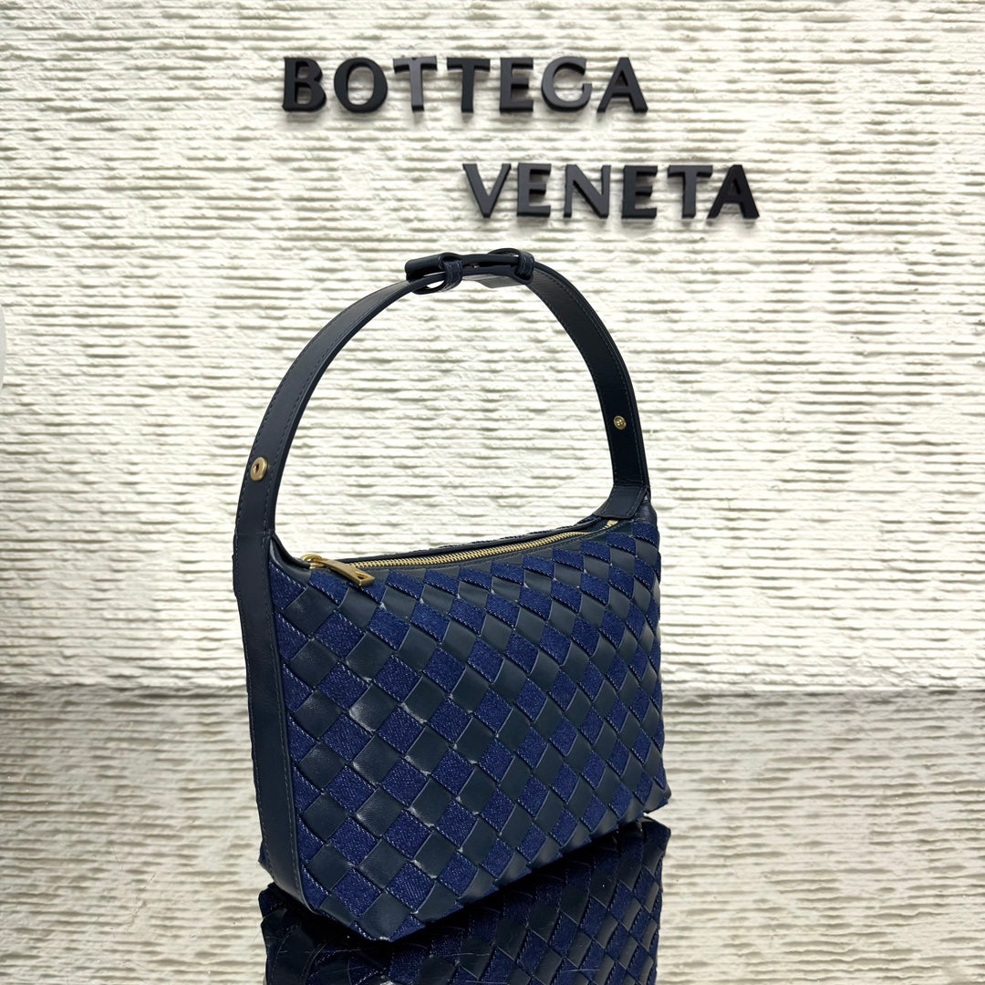 Bottega Veneta 796393 Blue Designer Handbag - detail image 3
