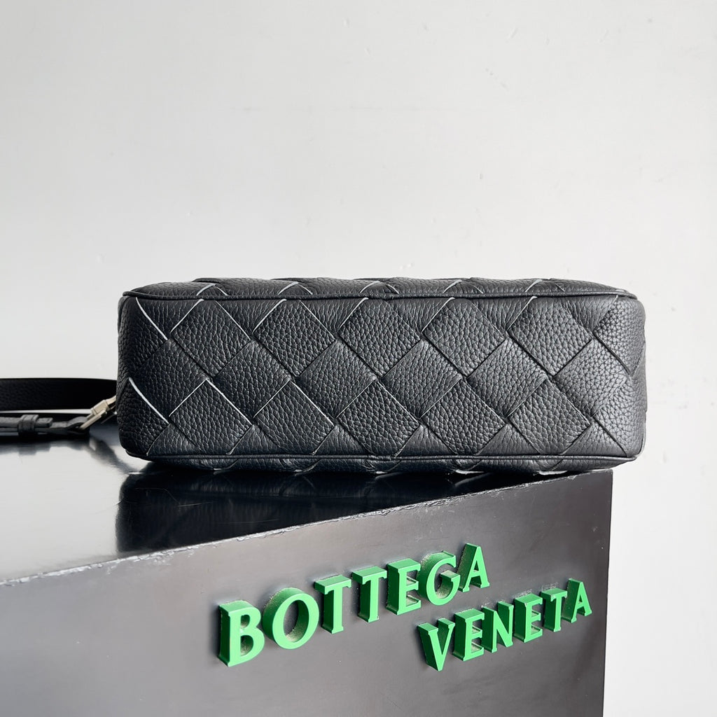 Bottega Veneta 755925 Black Designer Handbag - detail image 3