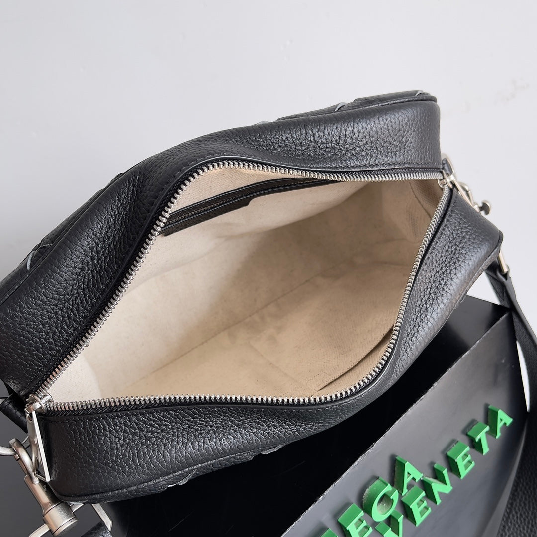 Bottega Veneta 755925 Black Designer Handbag - detail image 9