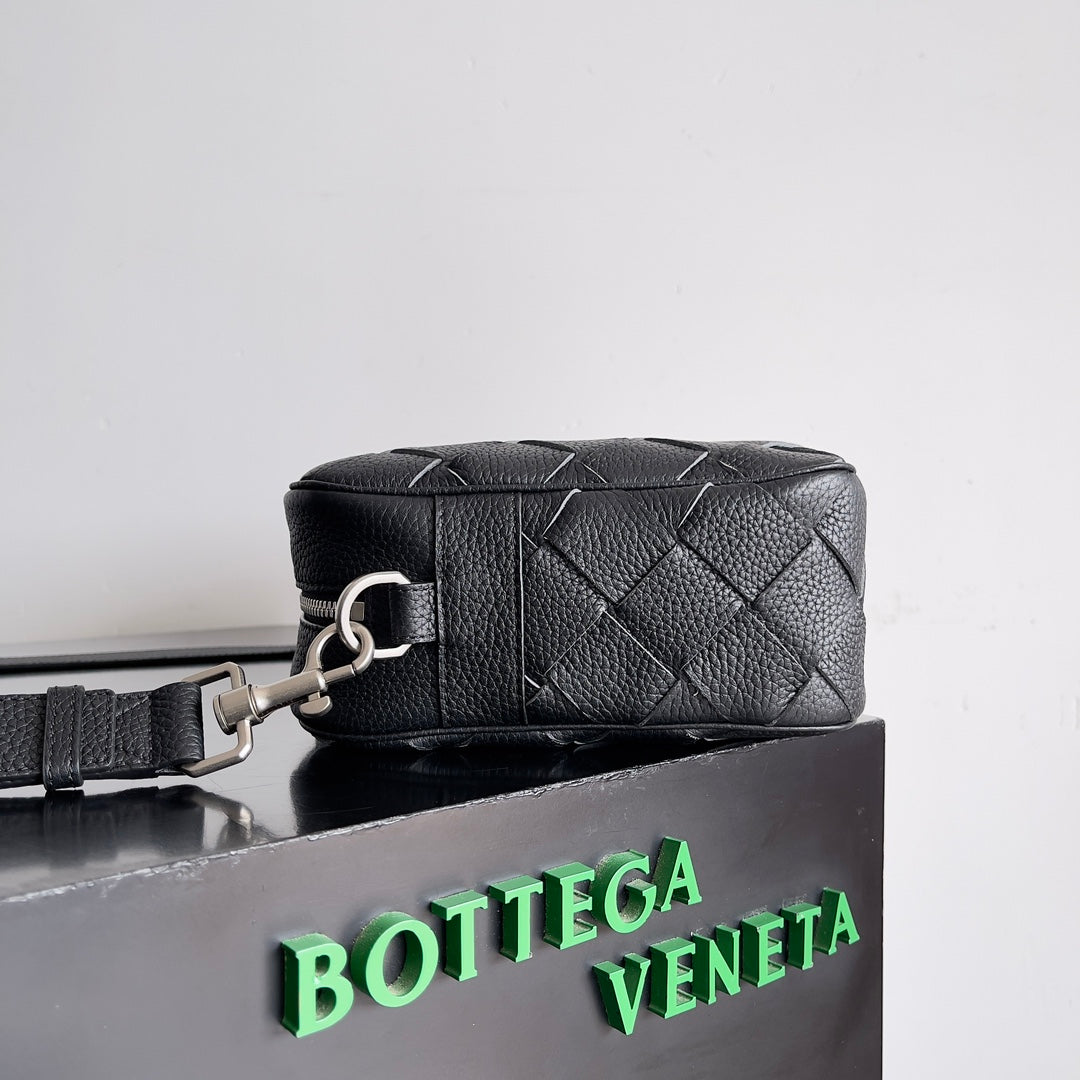 Bottega Veneta 755925 Black Designer Handbag - detail image 2