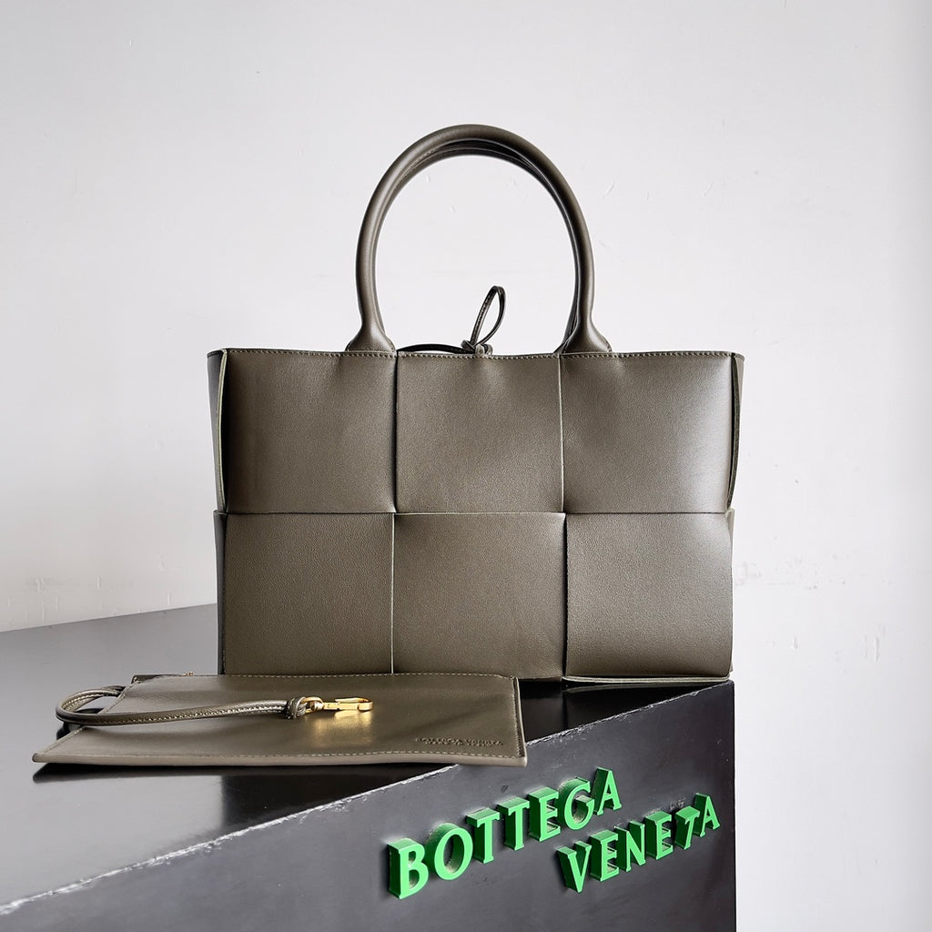 Bottega Veneta 652867 Black Card Holder