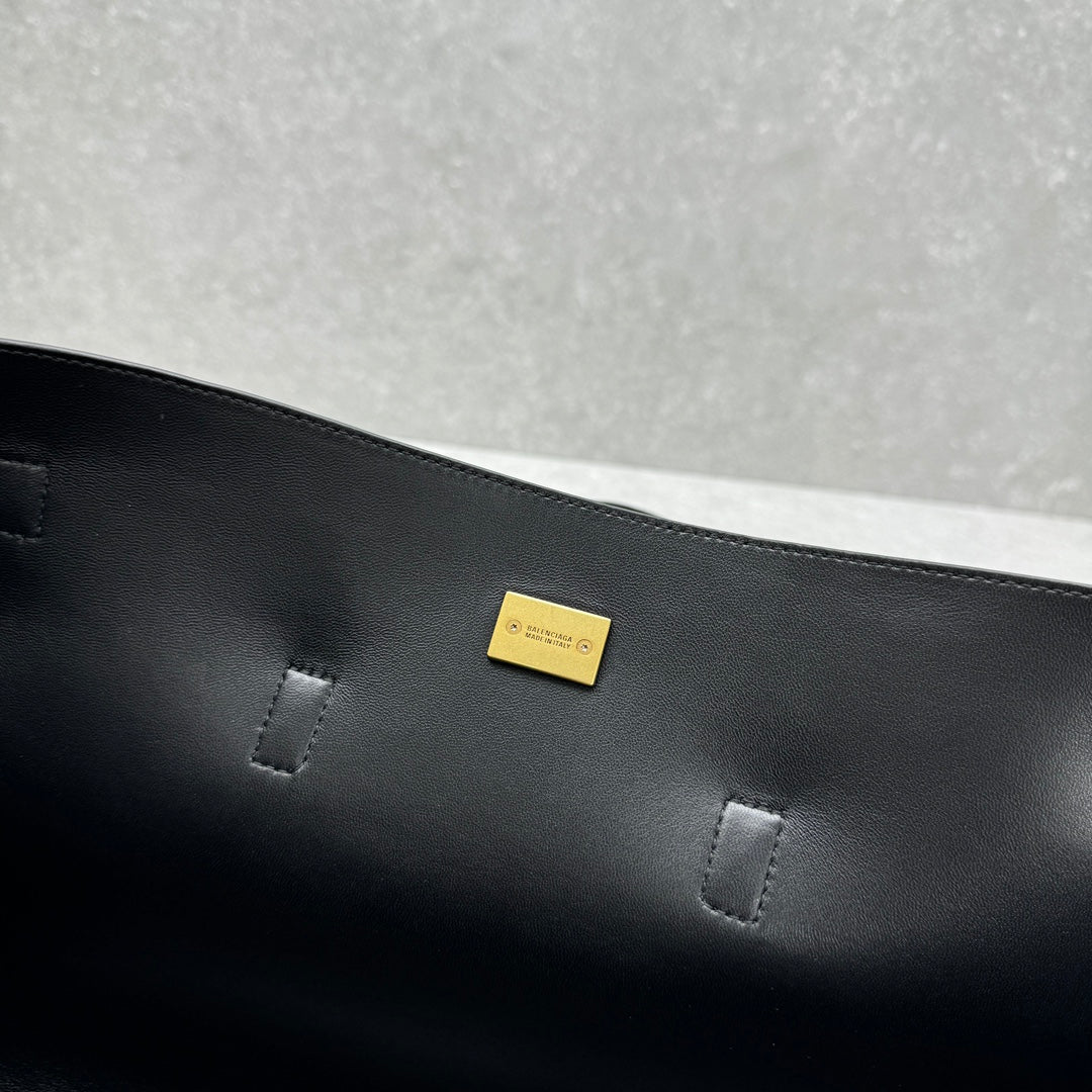 Balenciaga Black Designer Handbag Edition 2 - detail image 8
