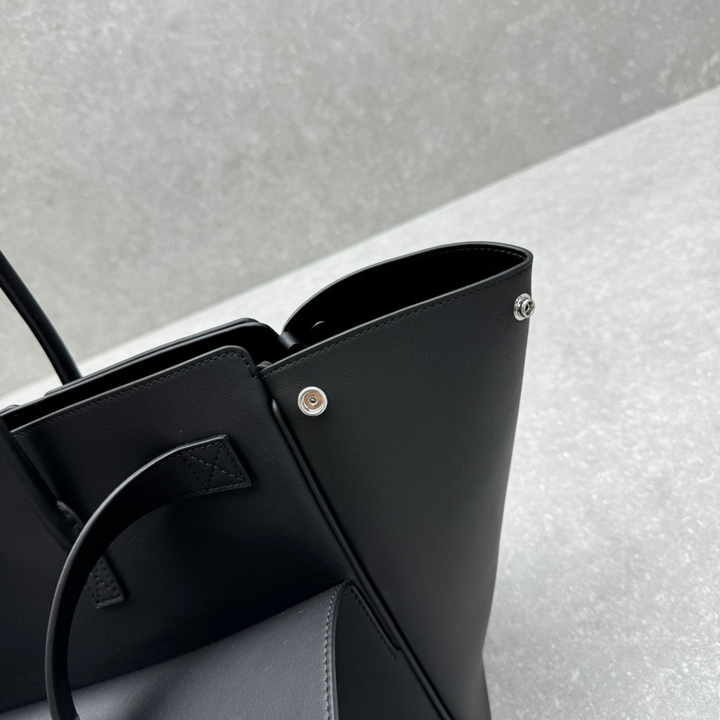 Balenciaga Black Designer Handbag - detail image 7