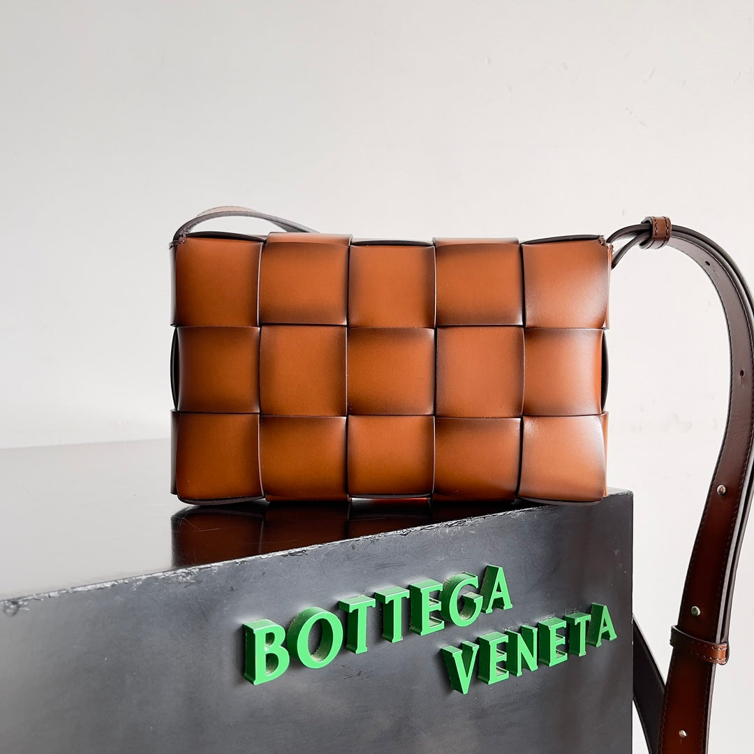 Bottega Veneta 708768 Black & Orange Designer Handbag - detail image 3