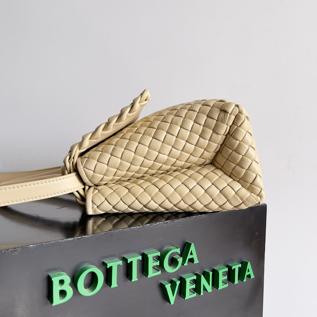 Bottega Veneta 776783 Black Designer Handbag Edition 2 - detail image 2