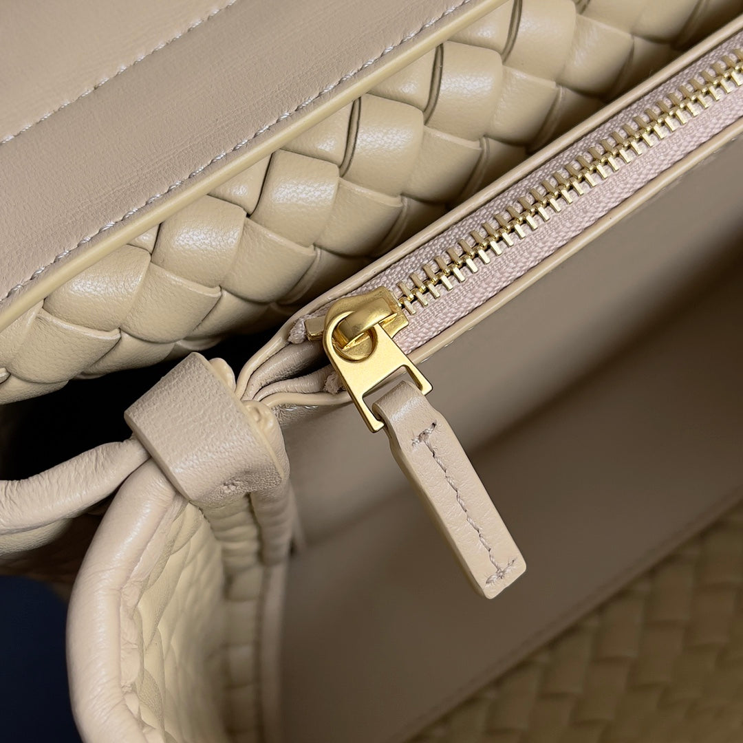 Bottega Veneta 776783 Black Designer Handbag Edition 2 - detail image 8