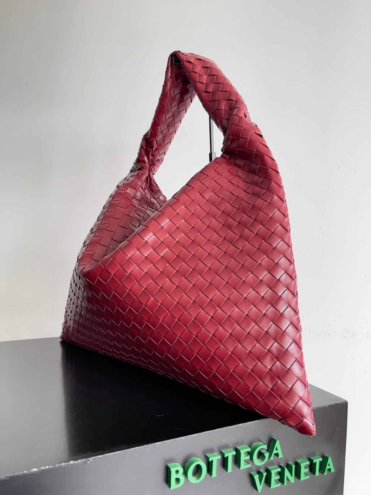 Bottega Veneta 763970 Red Designer Handbag Edition 3 - detail image 2