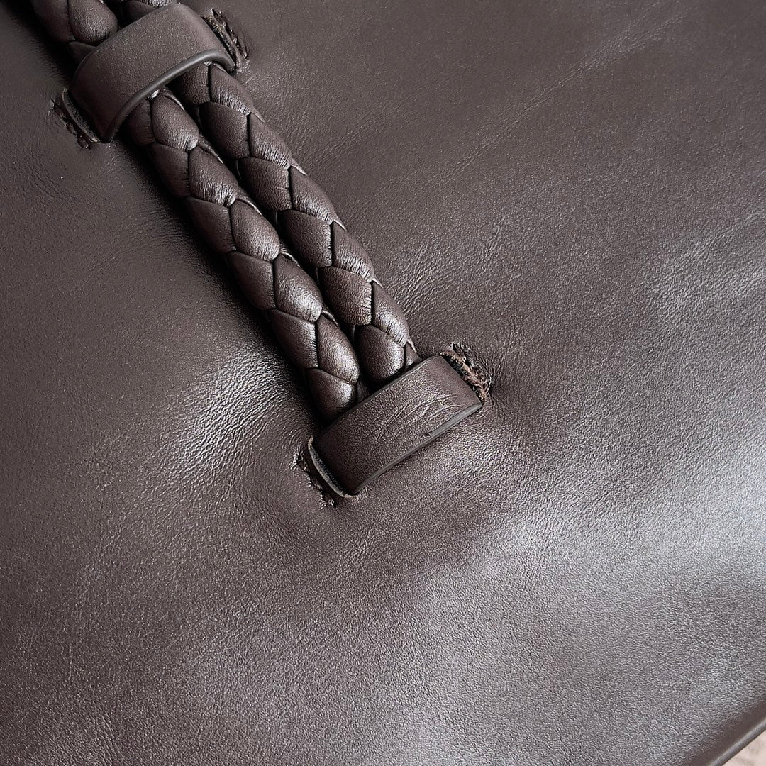 Bottega Veneta Black Designer Handbag Edition 976 - detail image 7