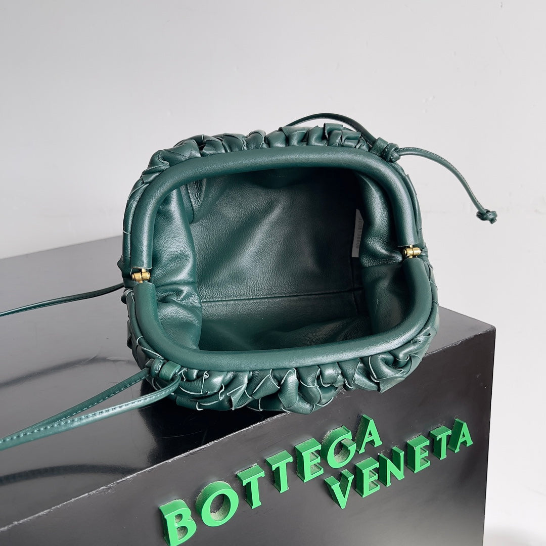 Bottega Veneta Green Clutch Bag - detail image 9