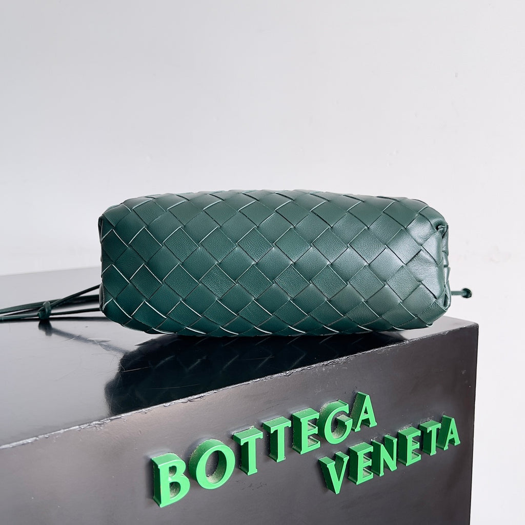 Bottega Veneta Green Clutch Bag - detail image 3
