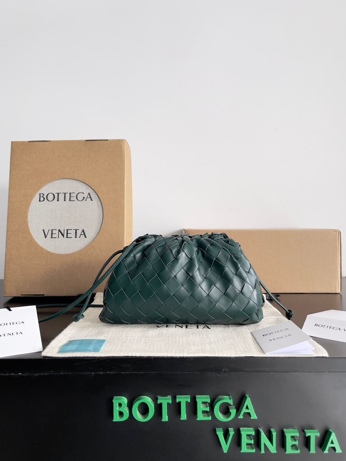 Bottega Veneta Black Designer Handbag Edition 921