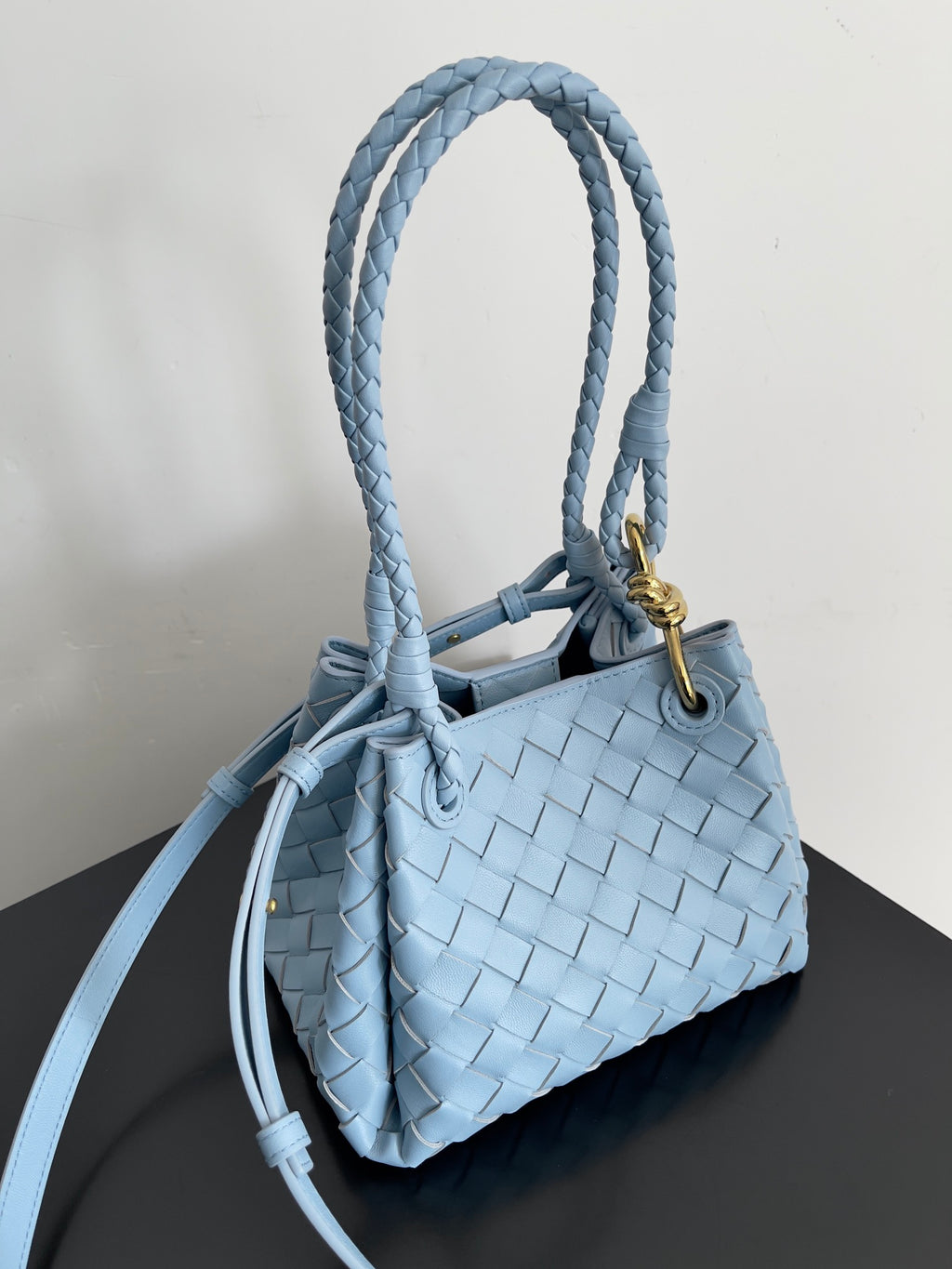 Bottega Veneta 796569 Blue Designer Handbag - detail image 4