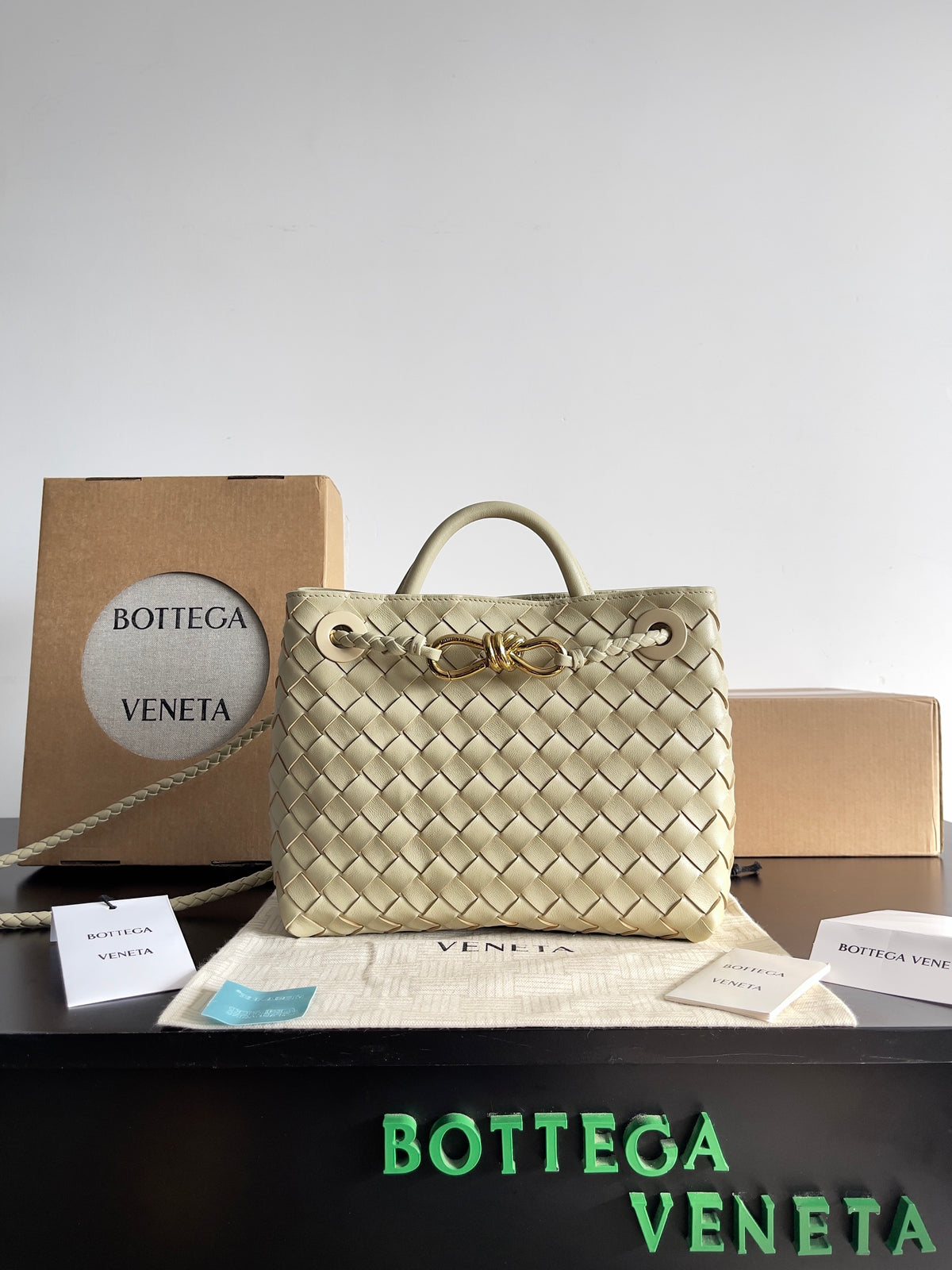 Bottega Veneta Yellow Designer Handbag Edition 11