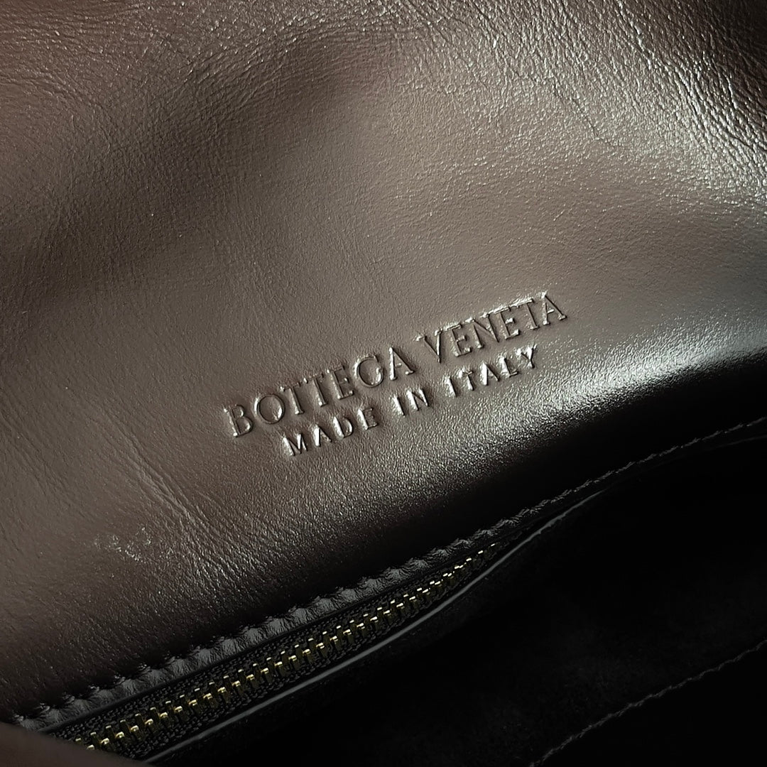 Bottega Veneta 806034 Black Designer Handbag Edition 6 - detail image 7