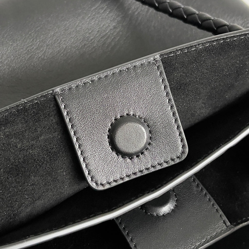 Bottega Veneta 810213 Black Hobo Bag Edition 5 - detail image 8