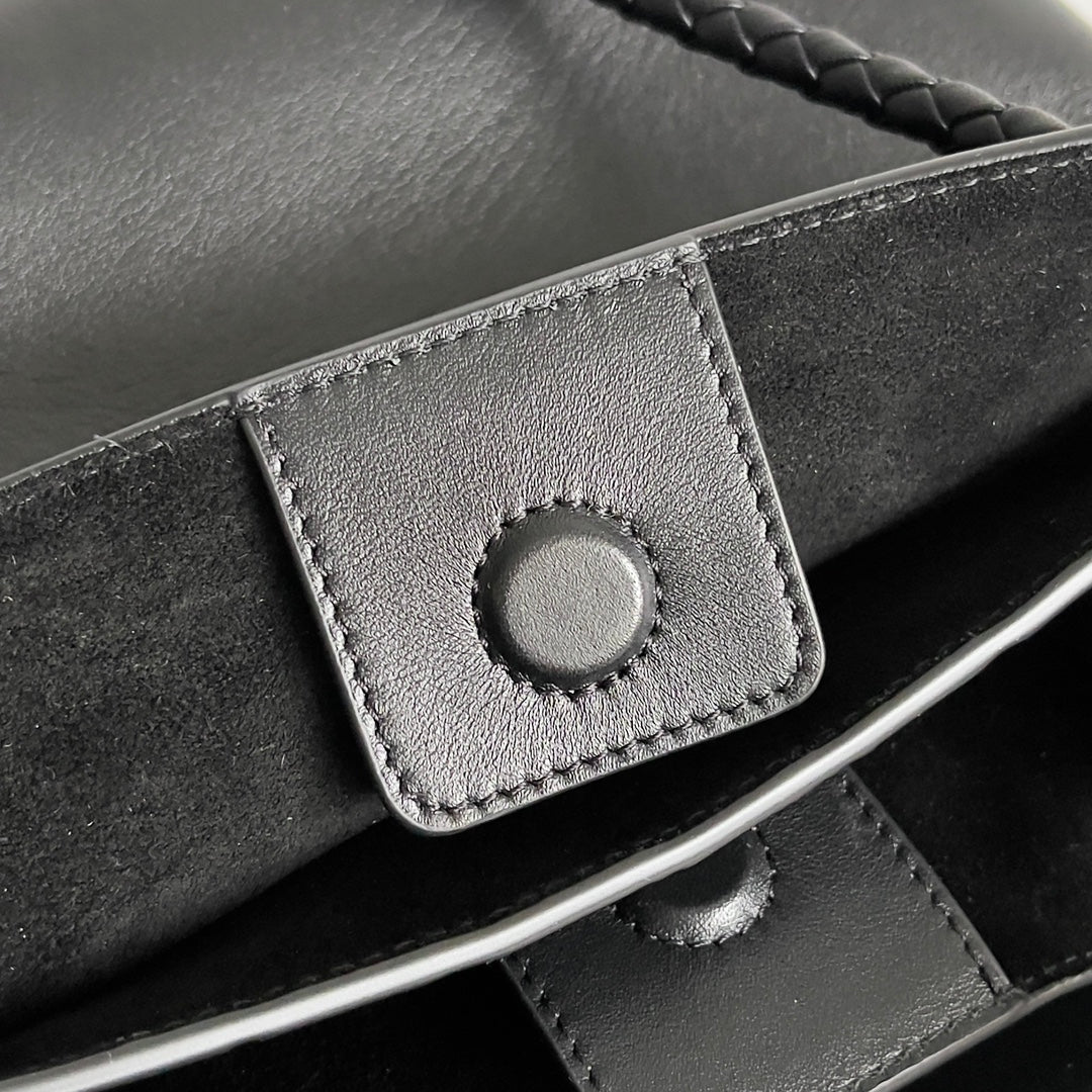 Bottega Veneta 810213 Black Hobo Bag Edition 5 - detail image 8