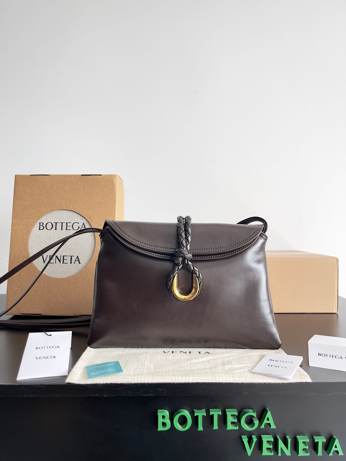 Bottega Veneta Black Designer Handbag Edition 975