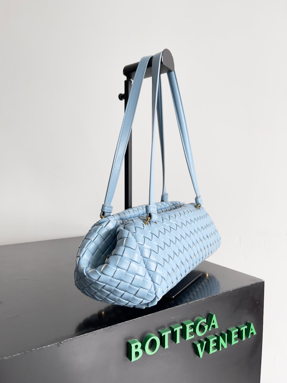 Bottega Veneta 796258 Black Designer Handbag Edition 2 - detail image 2