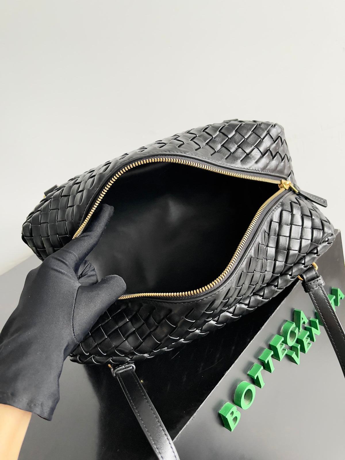 Bottega Veneta 796258 Black Designer Handbag - detail image 9