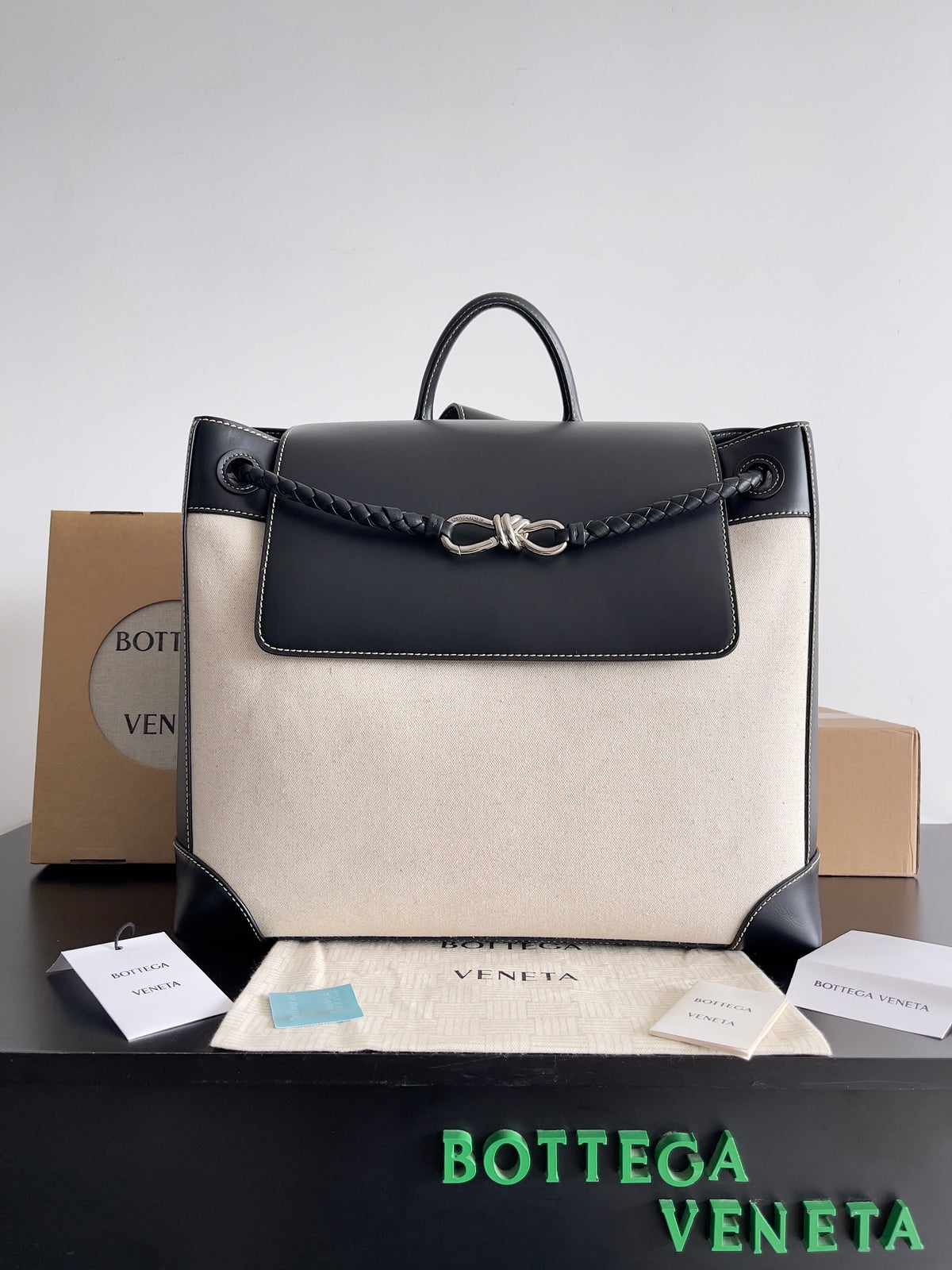 Bottega Veneta Black Designer Handbag Edition 979