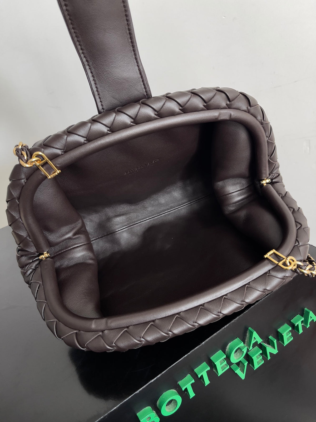 Bottega Veneta 785807 Black Clutch Bag Edition 4 - detail image 9