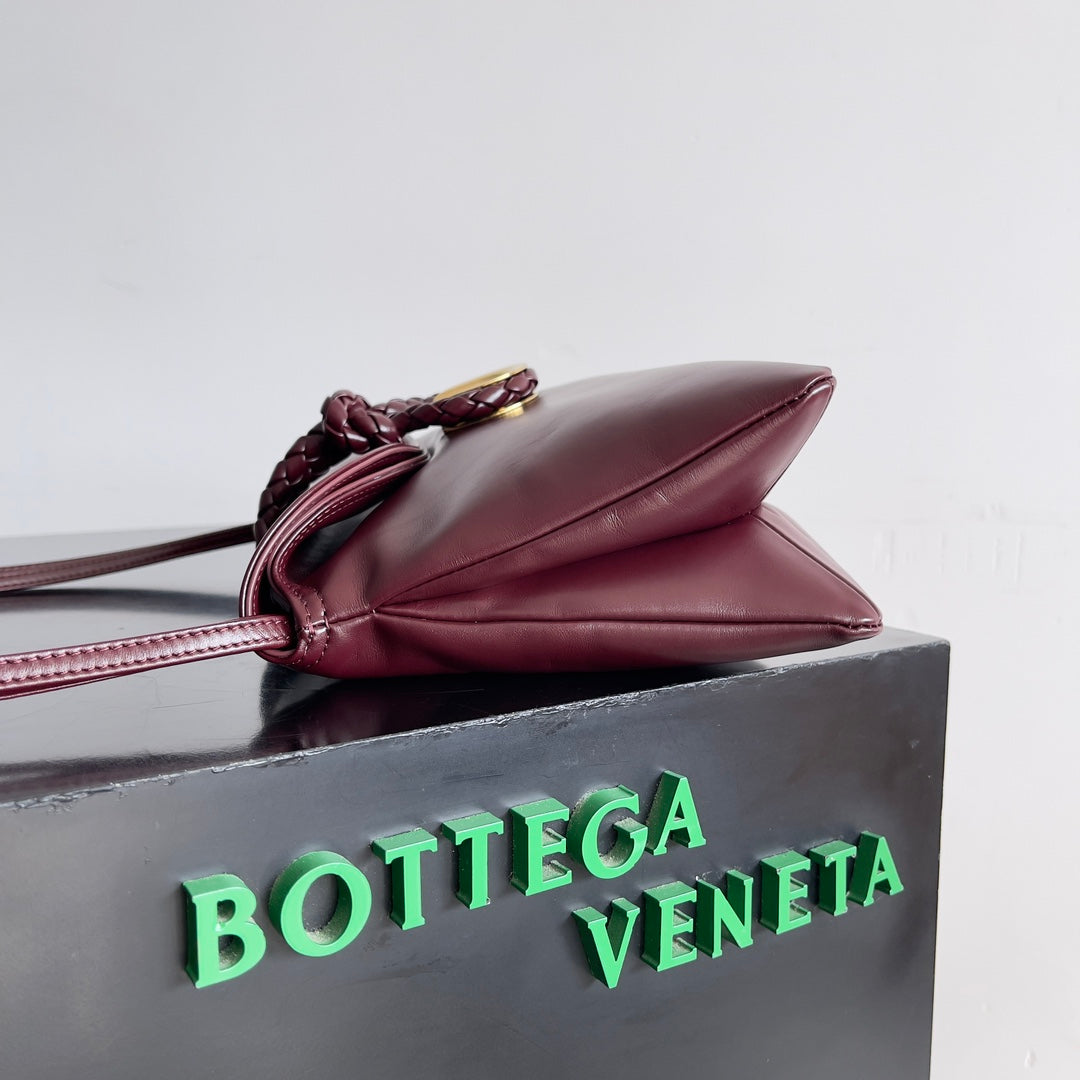Bottega Veneta 806030 Black & Red Designer Handbag Edition 3 - detail image 2