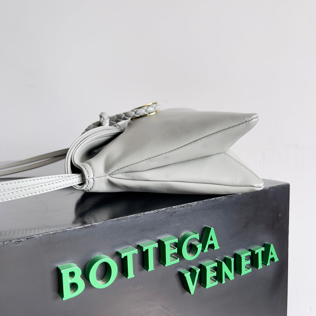 Bottega Veneta 806034 Black Designer Handbag Edition 5 - detail image 2