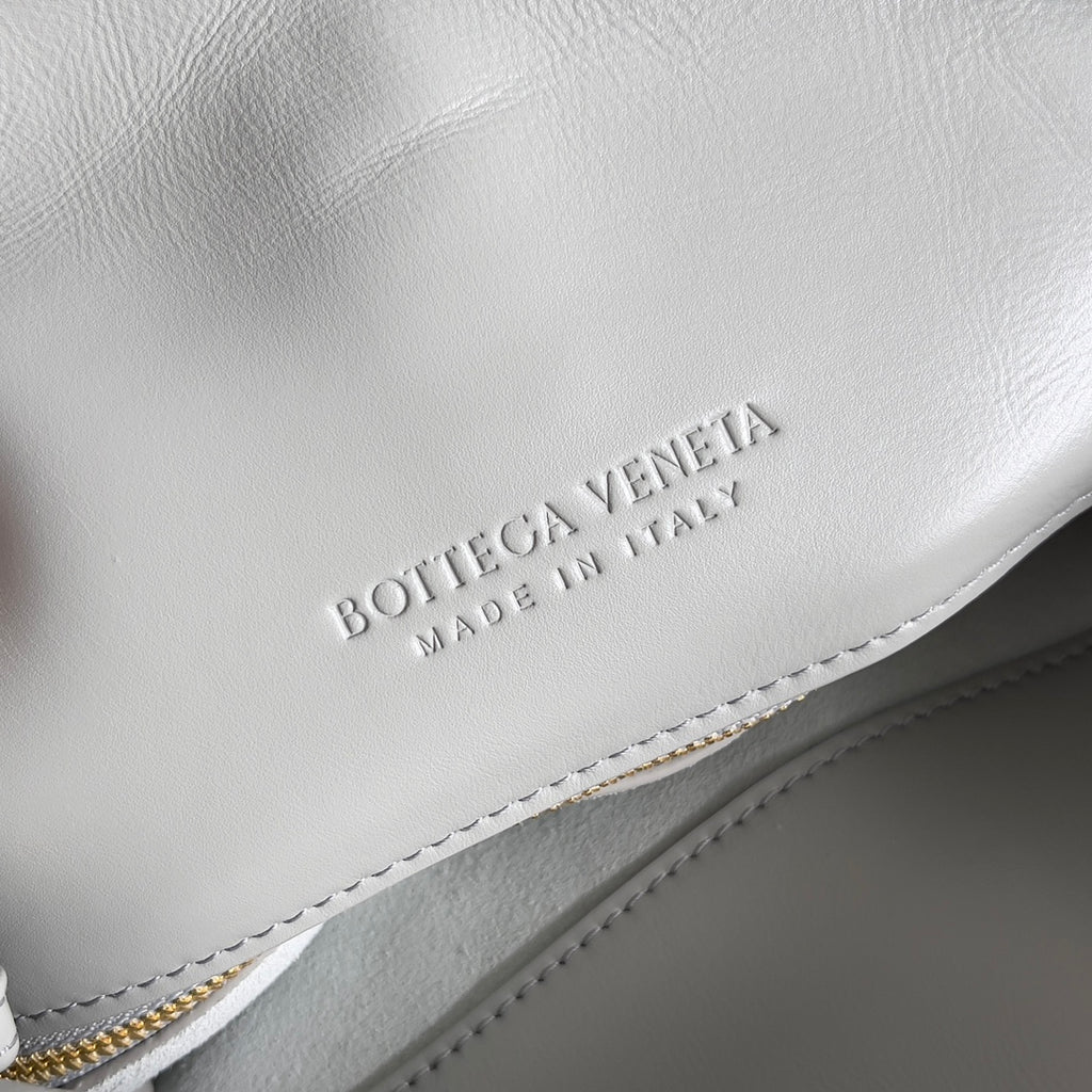 Bottega Veneta 806034 Black Designer Handbag Edition 5 - detail image 7