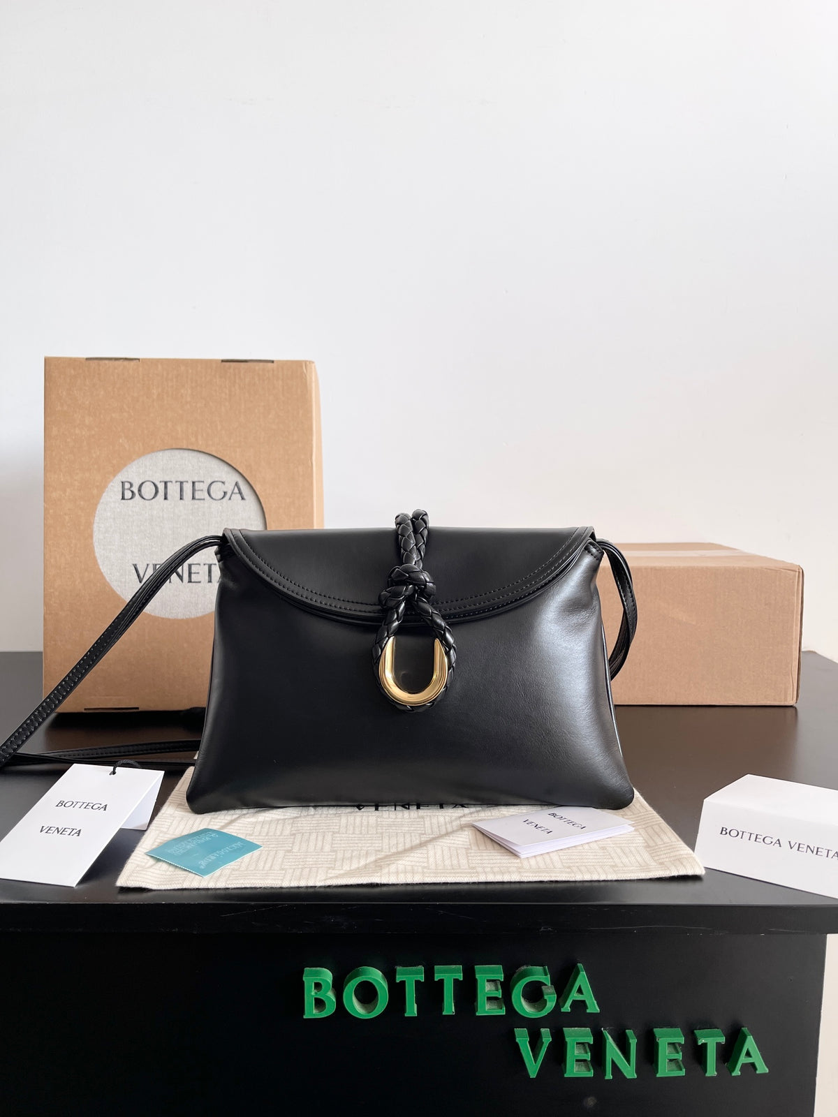 Bottega Veneta Black Designer Handbag Edition 977