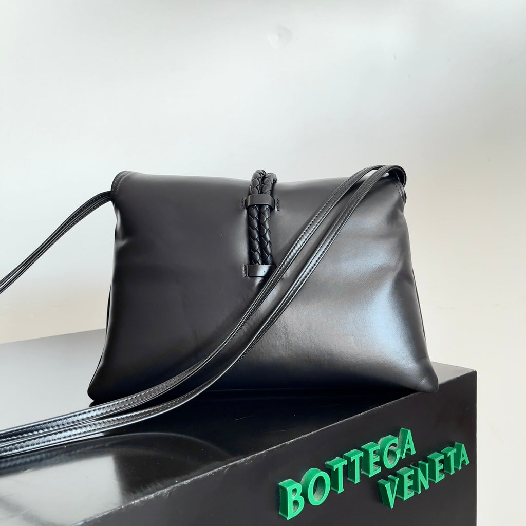 Bottega Veneta 806034 Black Designer Handbag Edition 4 - detail image 3