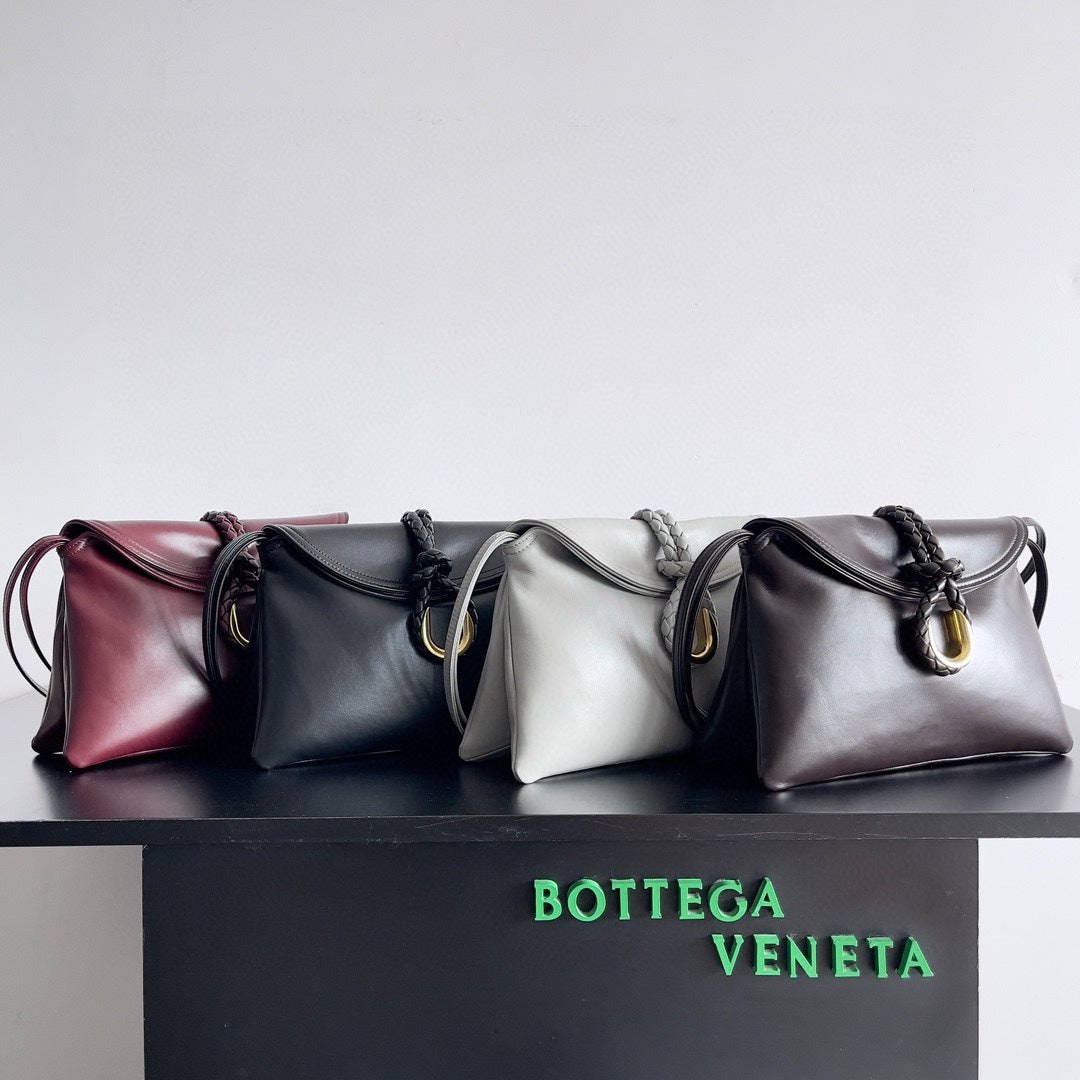 Bottega Veneta Black Designer Handbag Edition 973