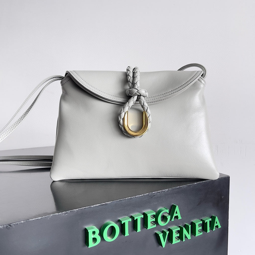 Bottega Veneta 806030 Black Designer Handbag Edition 2