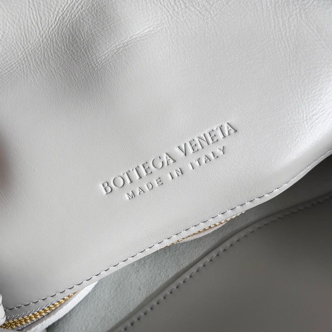 Bottega Veneta 806030 Black Designer Handbag Edition 2 - detail image 7