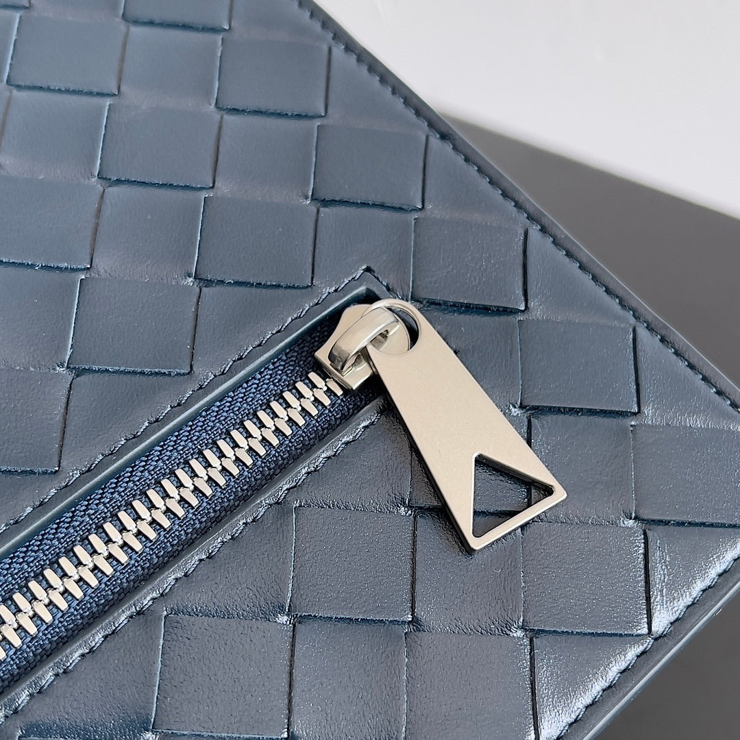 Bottega Veneta 732638 Blue Clutch Bag - detail image 5