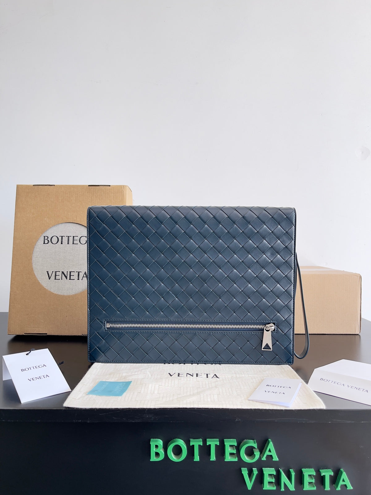 Bottega Veneta Blue Designer Handbag Edition 25