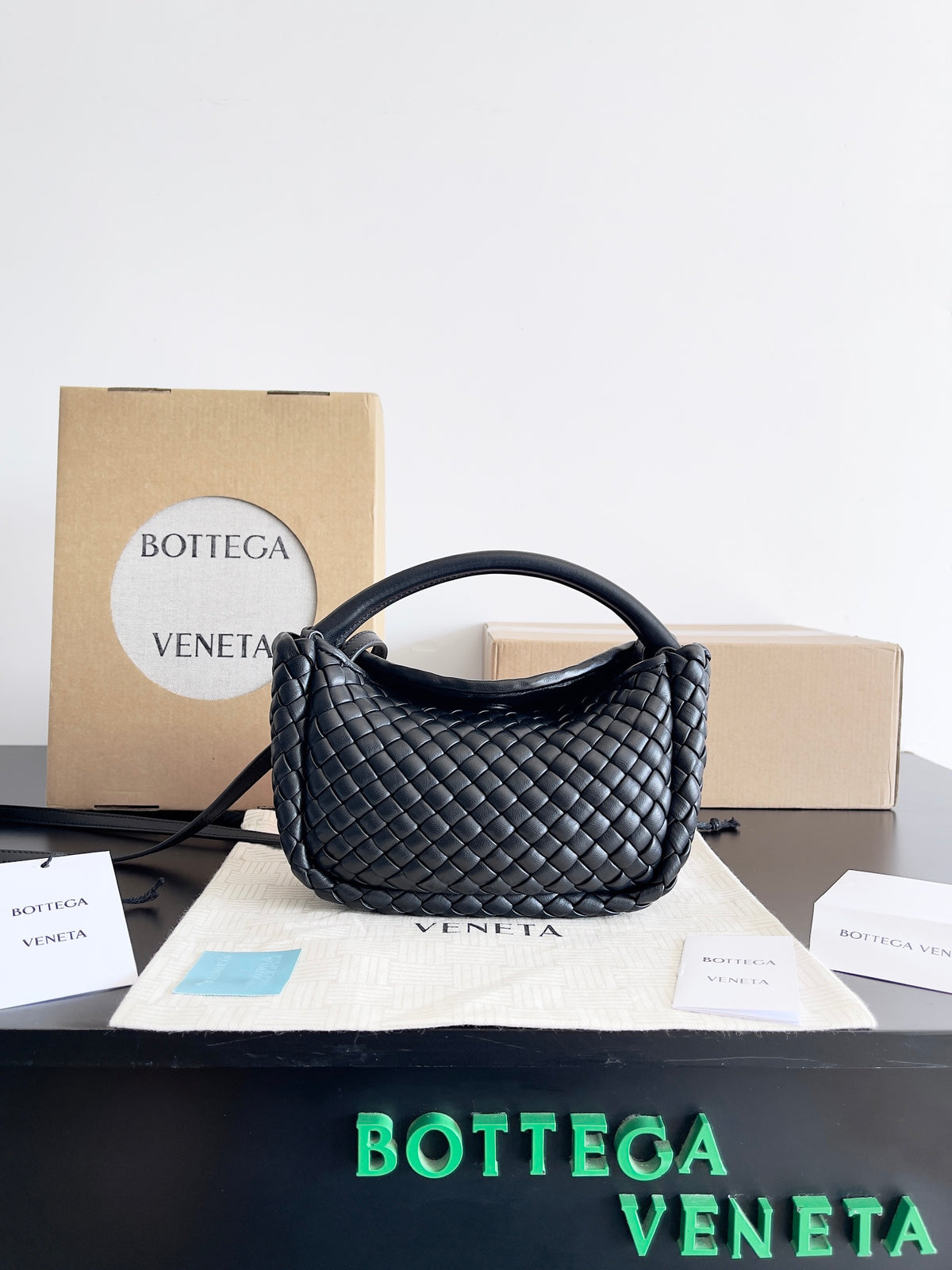 Bottega Veneta Black Designer Handbag Edition 939