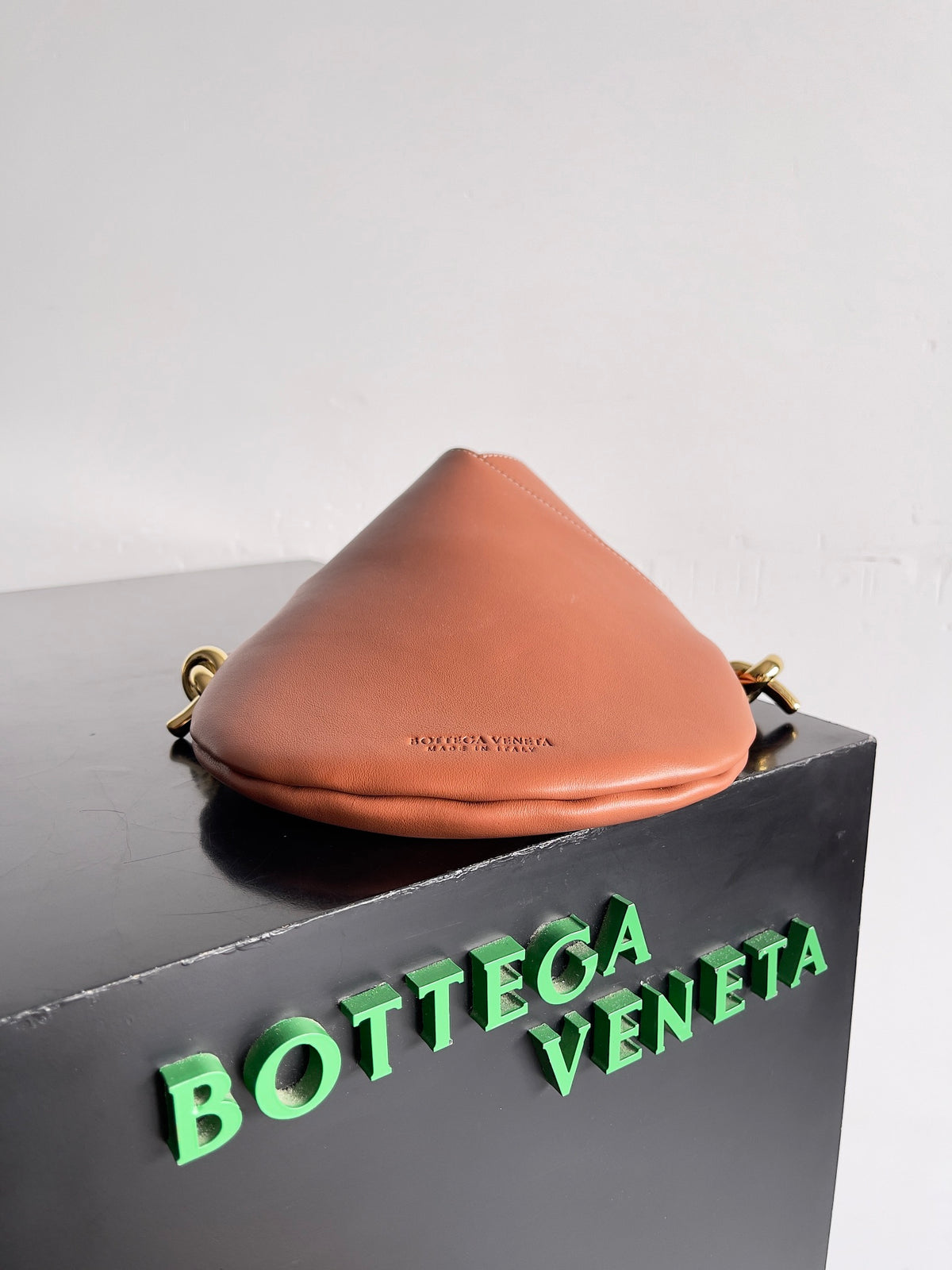 Bottega Veneta 799522 Red Designer Handbag - detail image 4