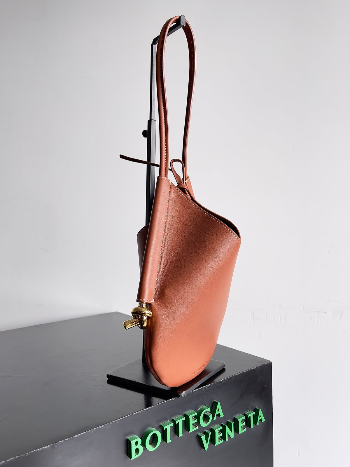 Bottega Veneta 799522 Red Designer Handbag - detail image 2