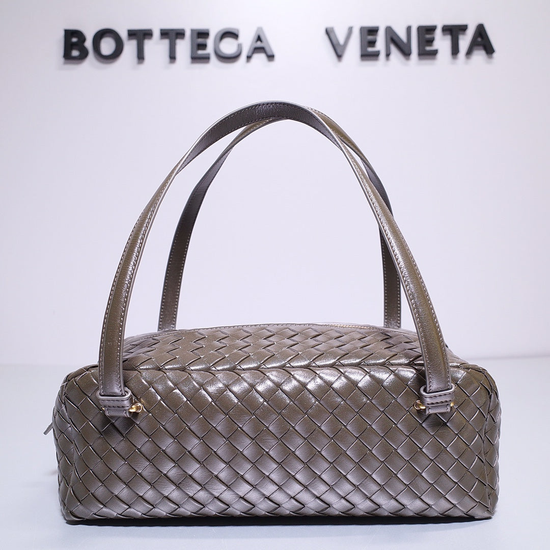 Bottega Veneta Gray Designer Handbag Edition 39