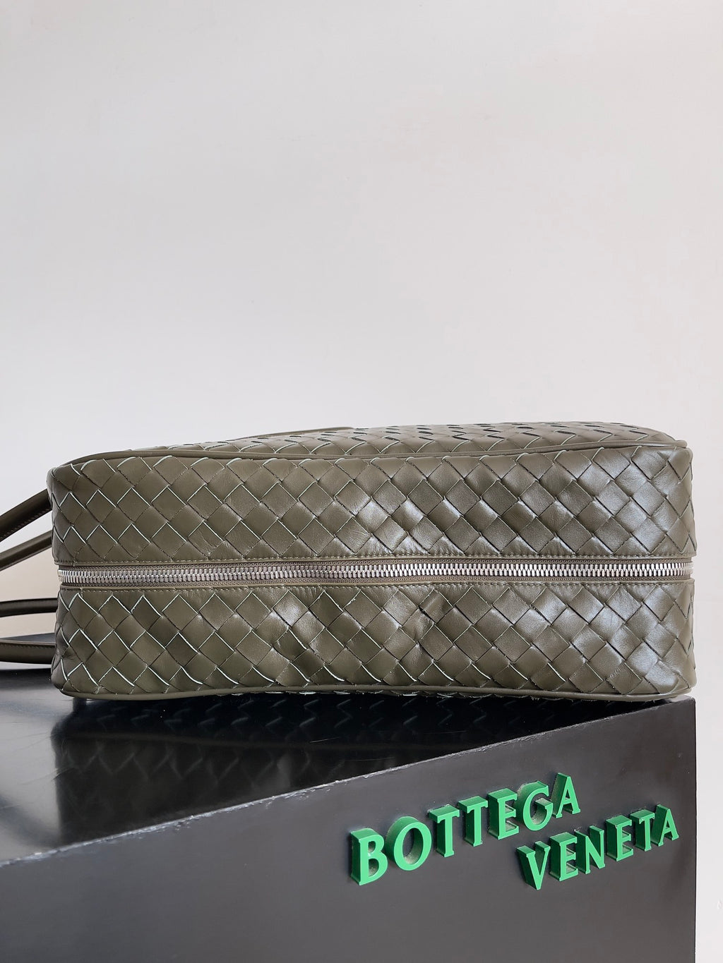 Bottega Veneta 765620 Black Designer Handbag - detail image 3