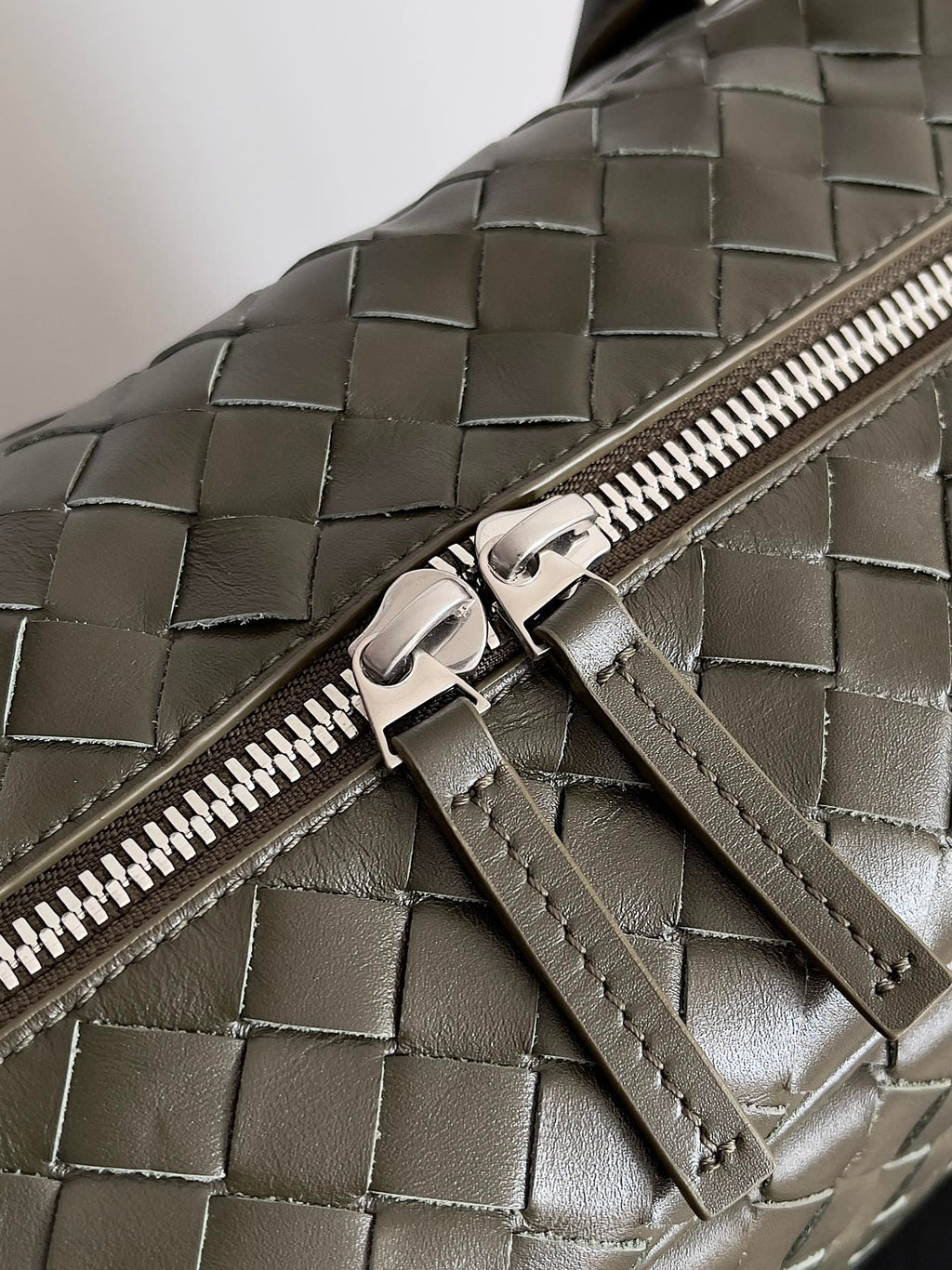 Bottega Veneta 765620 Black Designer Handbag - detail image 7