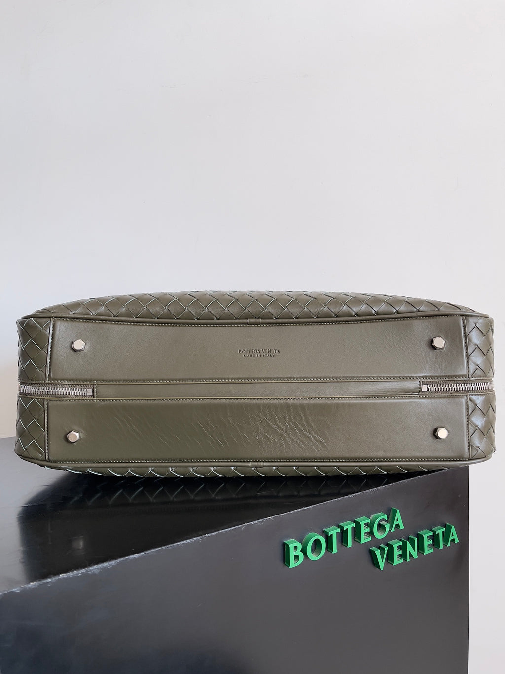 Bottega Veneta 765620 Black Designer Handbag - detail image 4