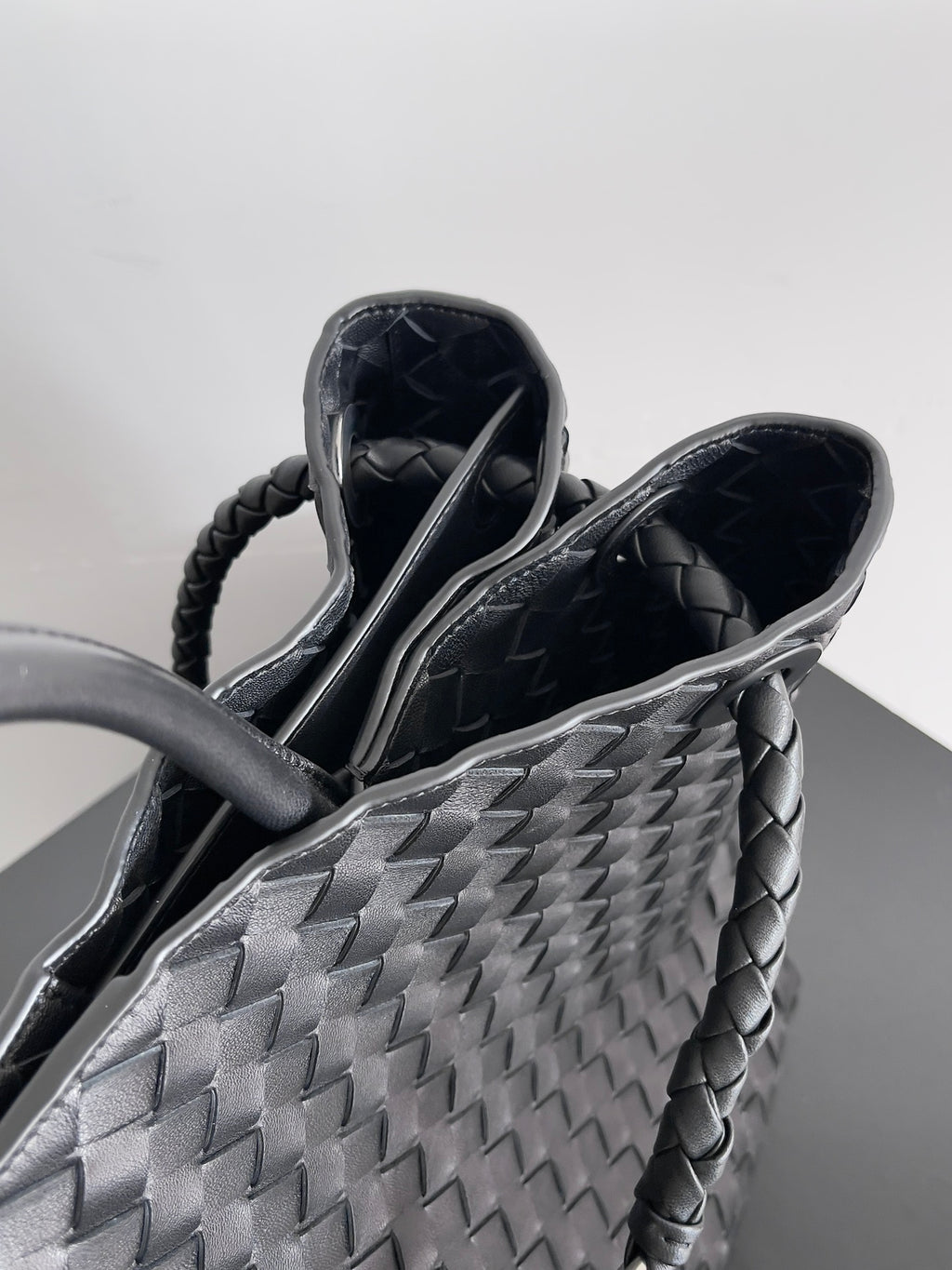 Bottega Veneta 743575 Black Designer Handbag Edition 9 - detail image 7
