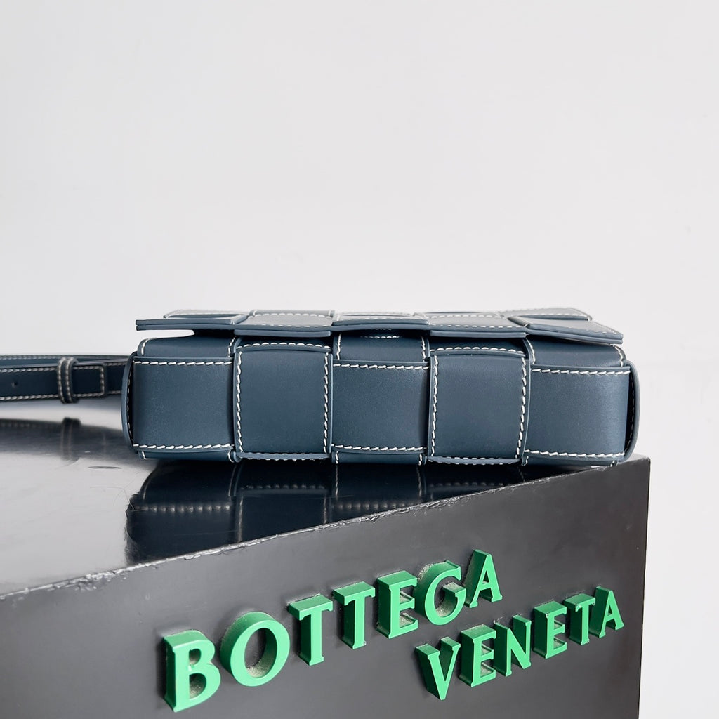 Bottega Veneta 758105 Black Designer Handbag Edition 2 - detail image 4