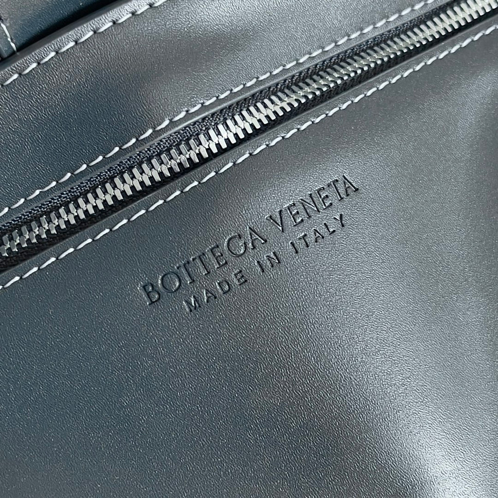 Bottega Veneta 758105 Black Designer Handbag Edition 2 - detail image 8