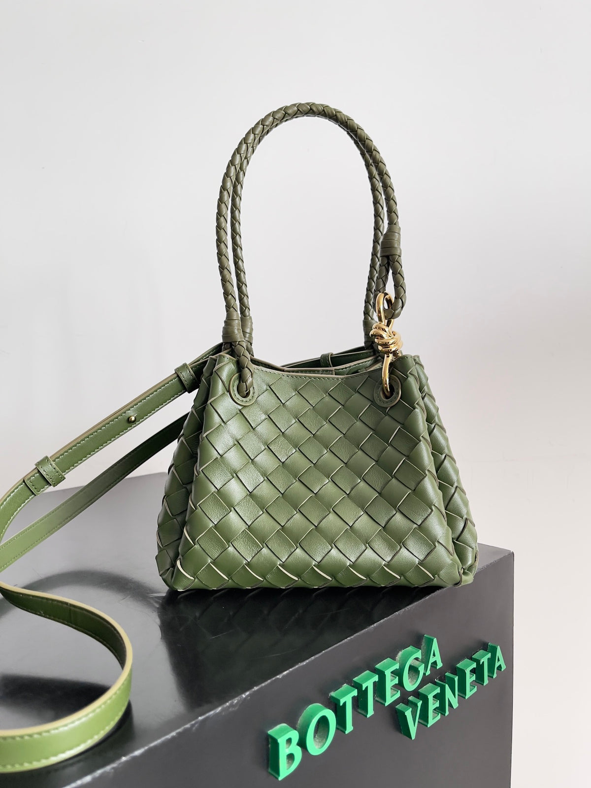 Bottega Veneta 796569 Green Designer Handbag Edition 2