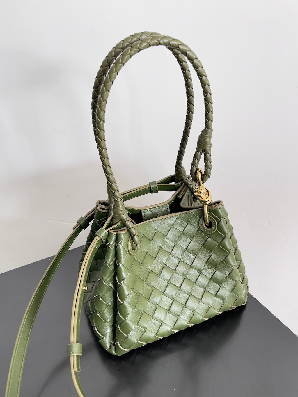 Bottega Veneta 796569 Green Designer Handbag Edition 2 - detail image 3