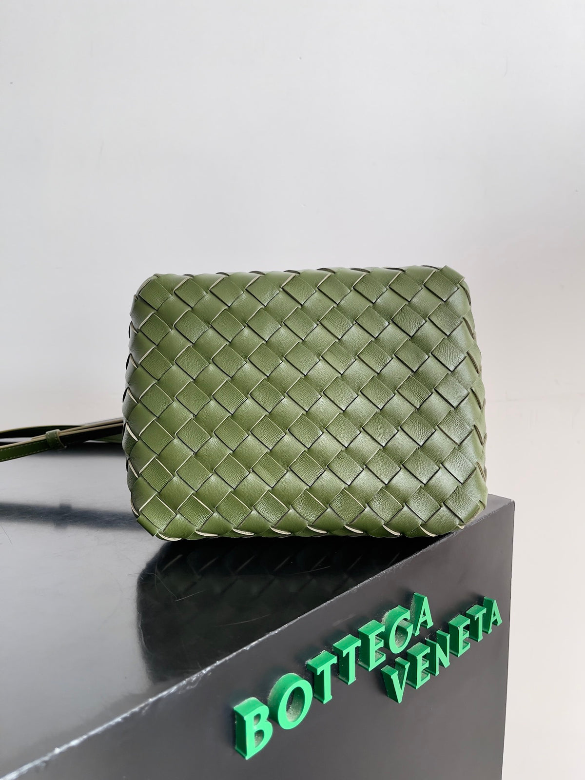 Bottega Veneta 796569 Green Designer Handbag Edition 2 - detail image 8